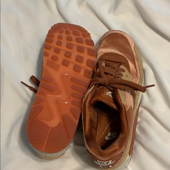 Peach Velvet Nike Air Max - US 7.5 - Picture 4 of 4